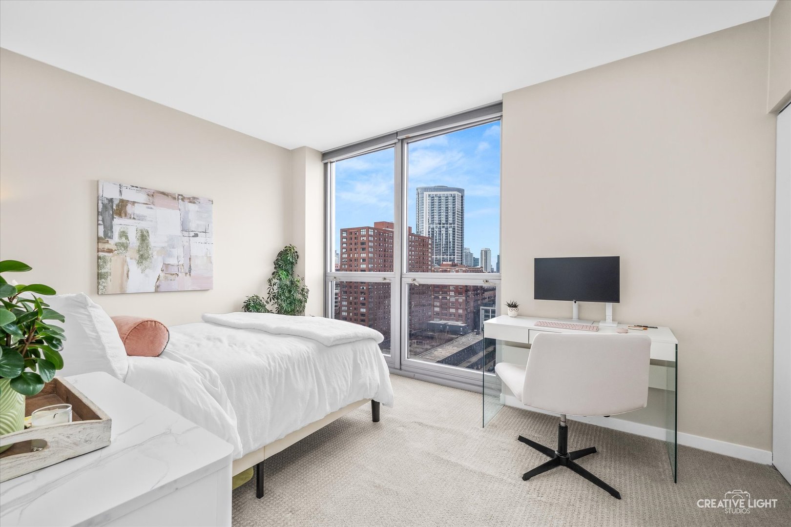 200 W Grand Avenue #1504, Chicago, IL 60654