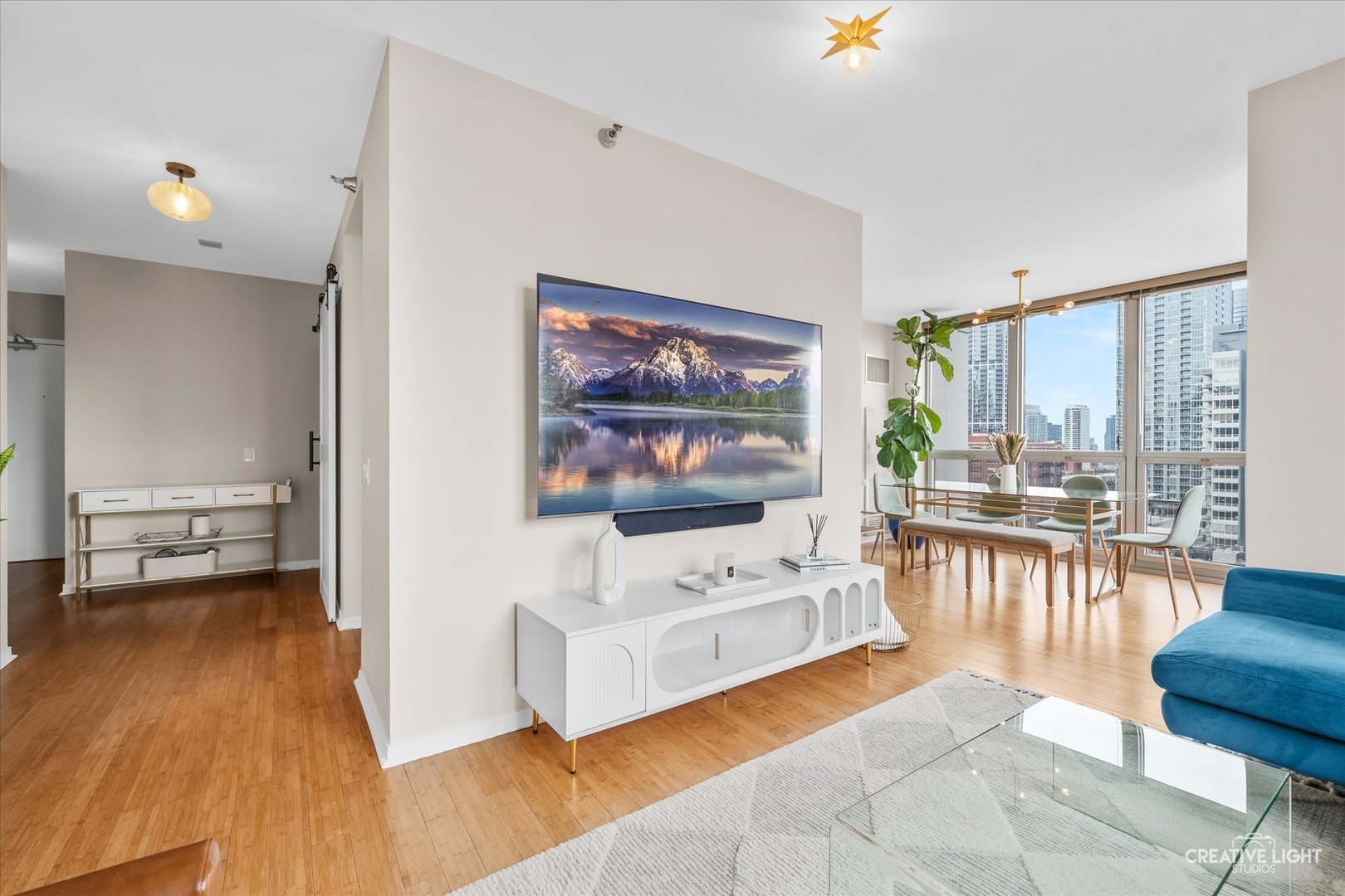 200 W Grand Avenue #1504, Chicago, IL 60654