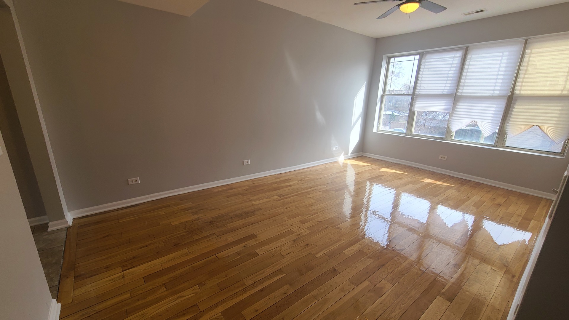 1407 E 69th Place #2, Chicago, IL 60637