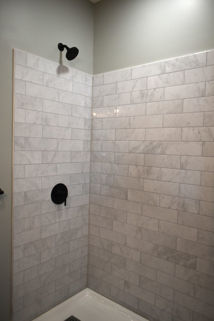 225 S Pine Street, El Paso, IL 61738