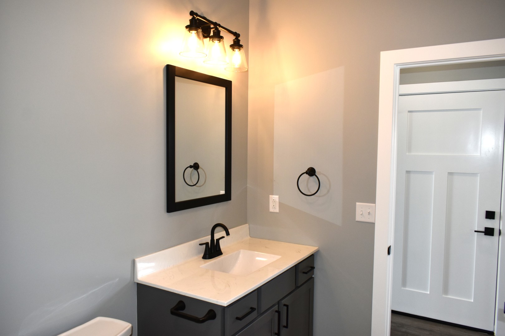 225 S Pine Street, El Paso, IL 61738