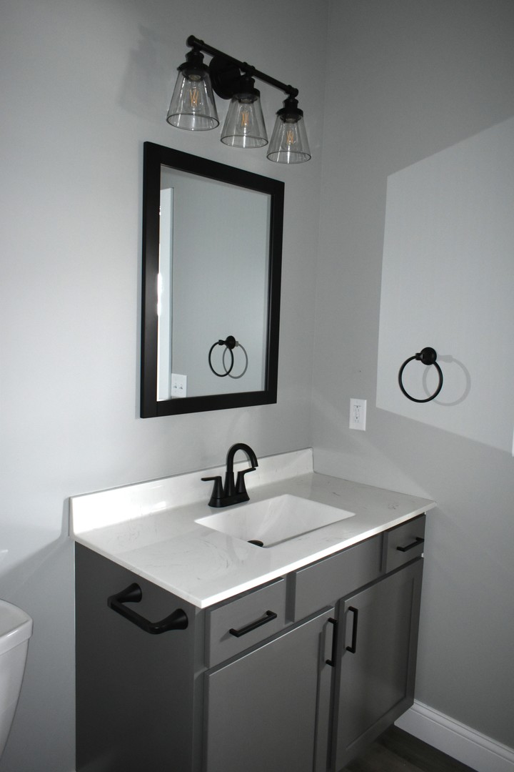 225 S Pine Street, El Paso, IL 61738