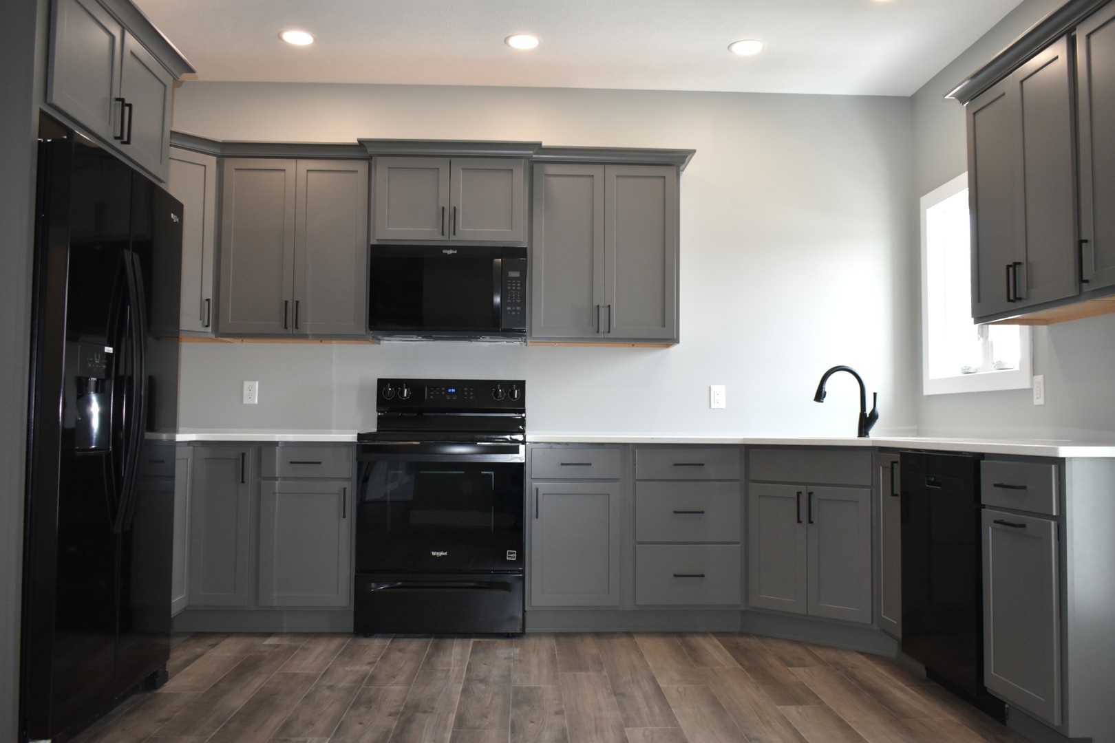 225 S Pine Street, El Paso, IL 61738