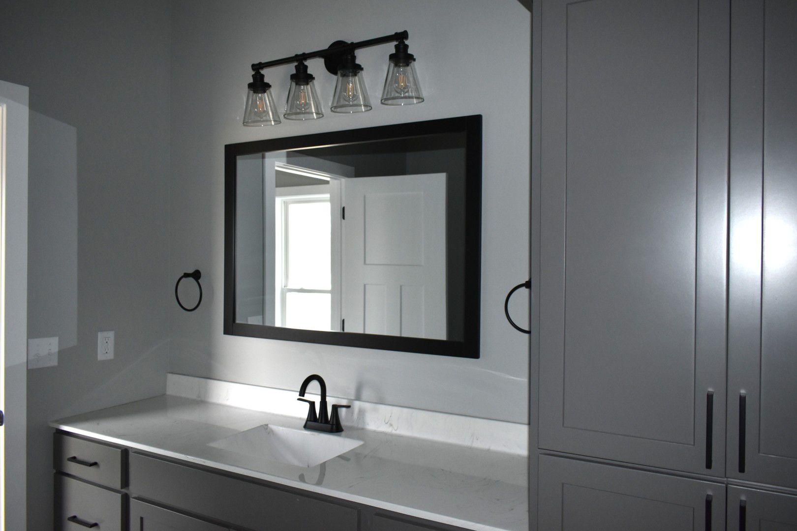 225 S Pine Street, El Paso, IL 61738