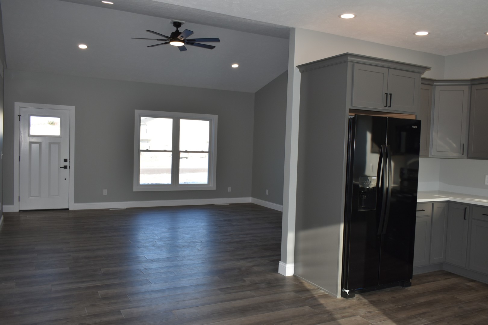 225 S Pine Street, El Paso, IL 61738