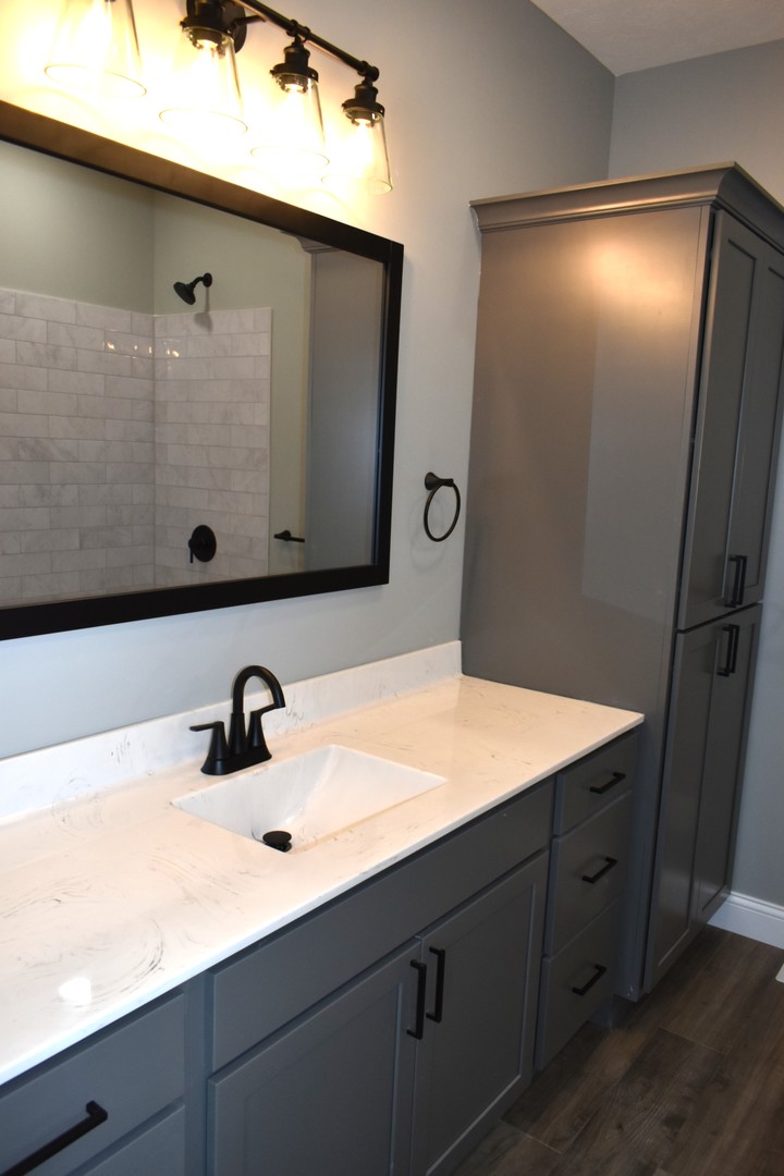 225 S Pine Street, El Paso, IL 61738