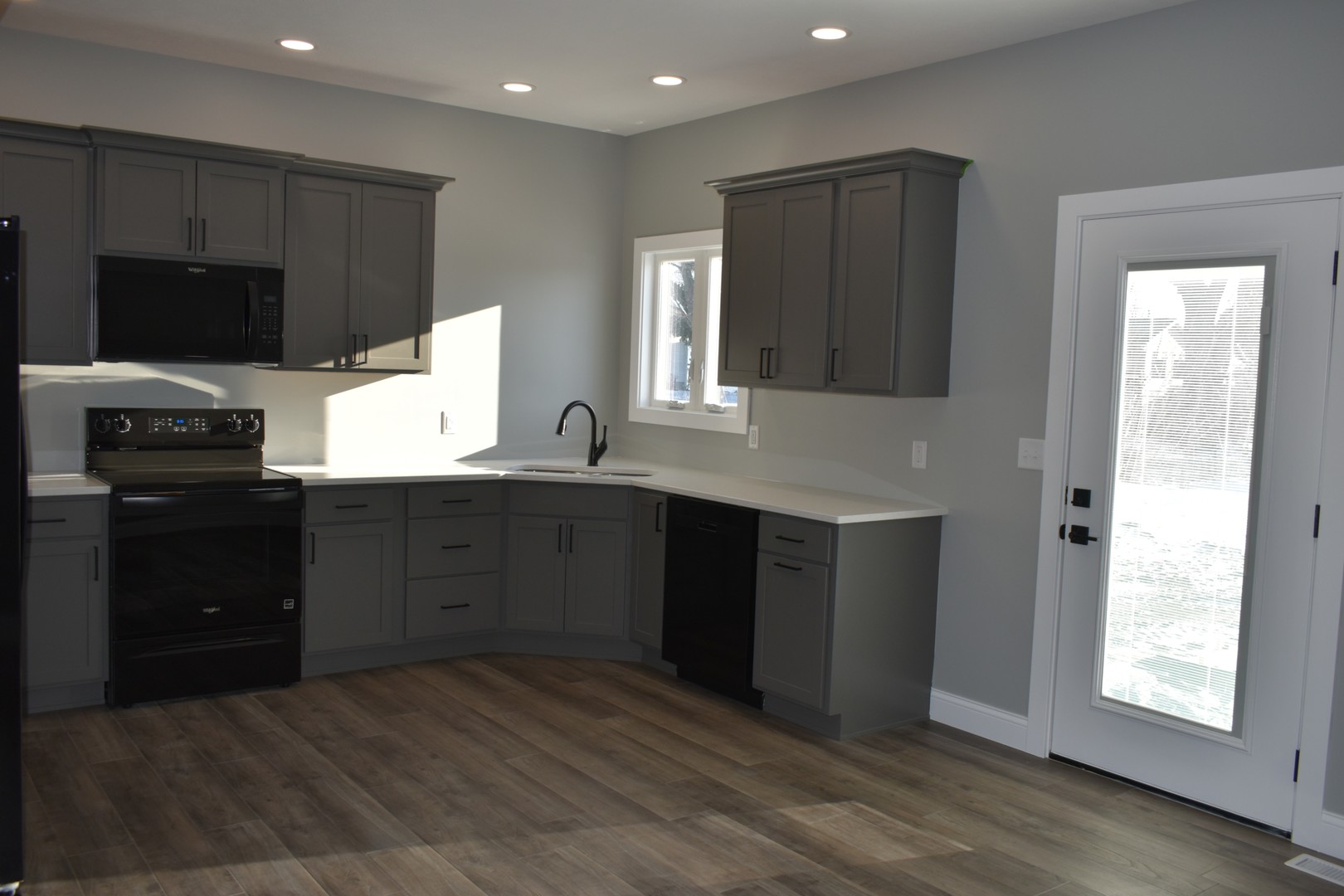 225 S Pine Street, El Paso, IL 61738