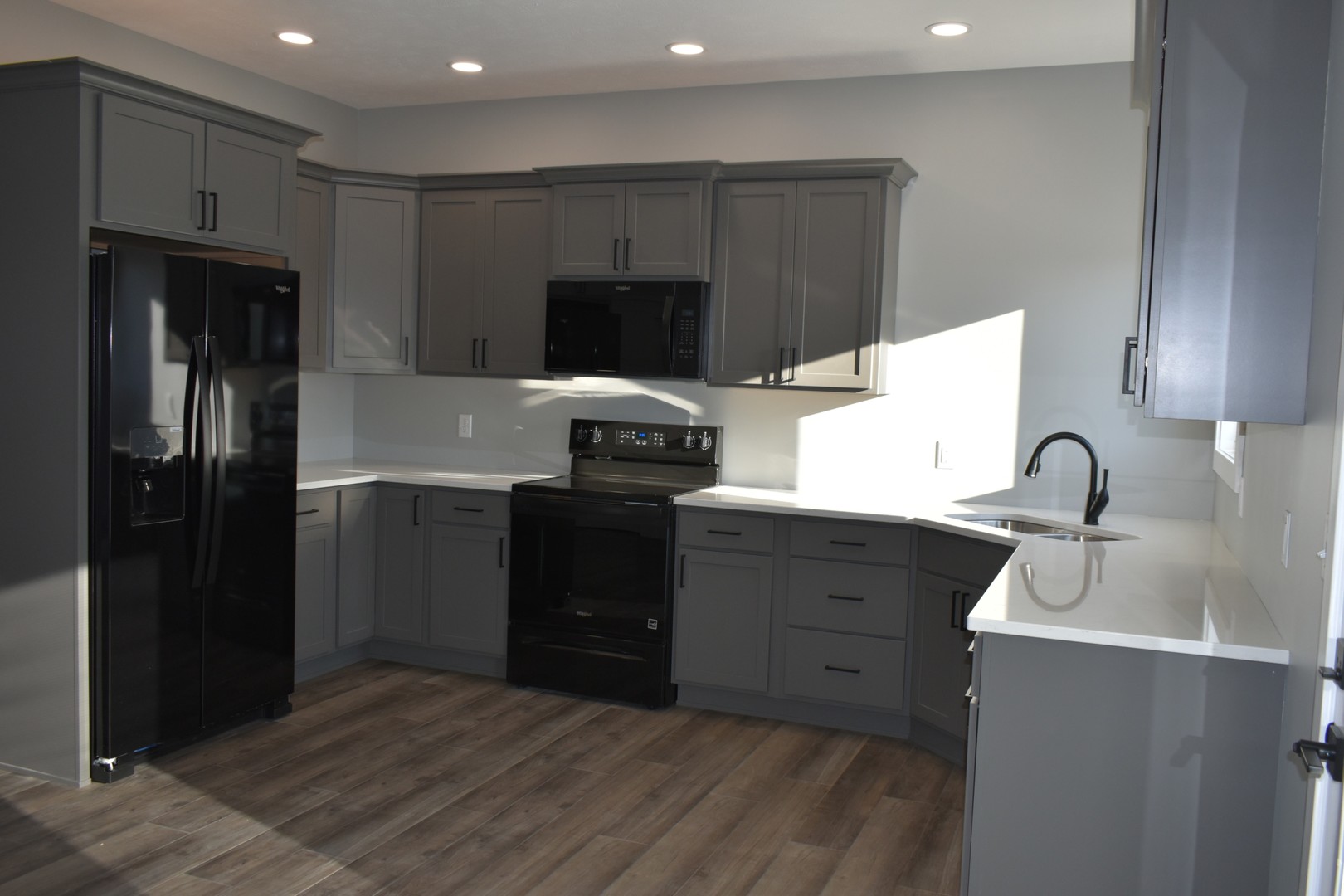 225 S Pine Street, El Paso, IL 61738