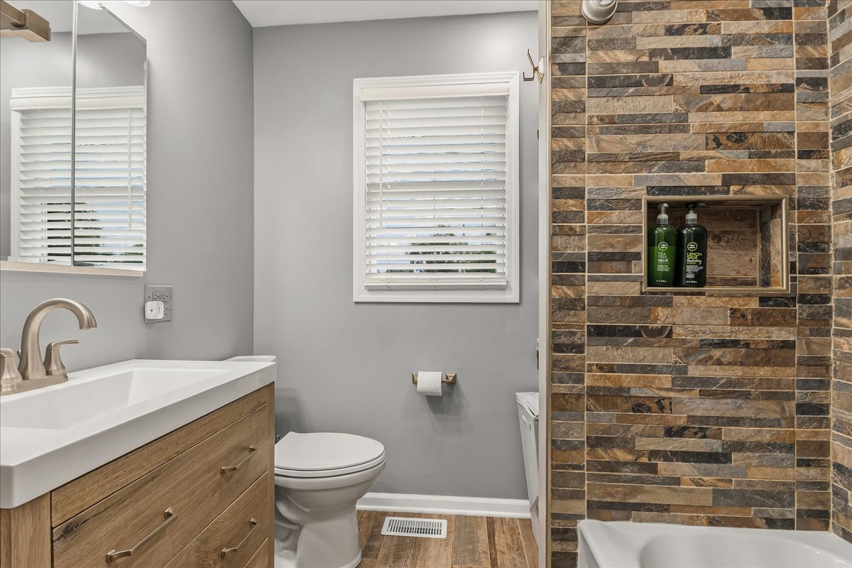 704 Helene Street, Shorewood, IL 60404