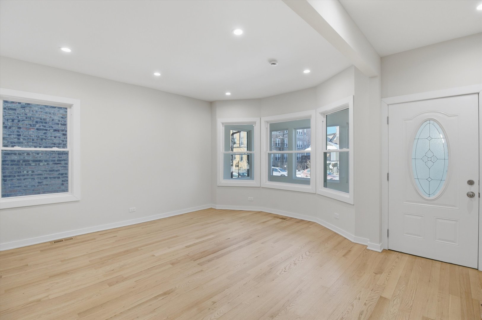 821 N Lockwood Avenue, Chicago, IL 60651