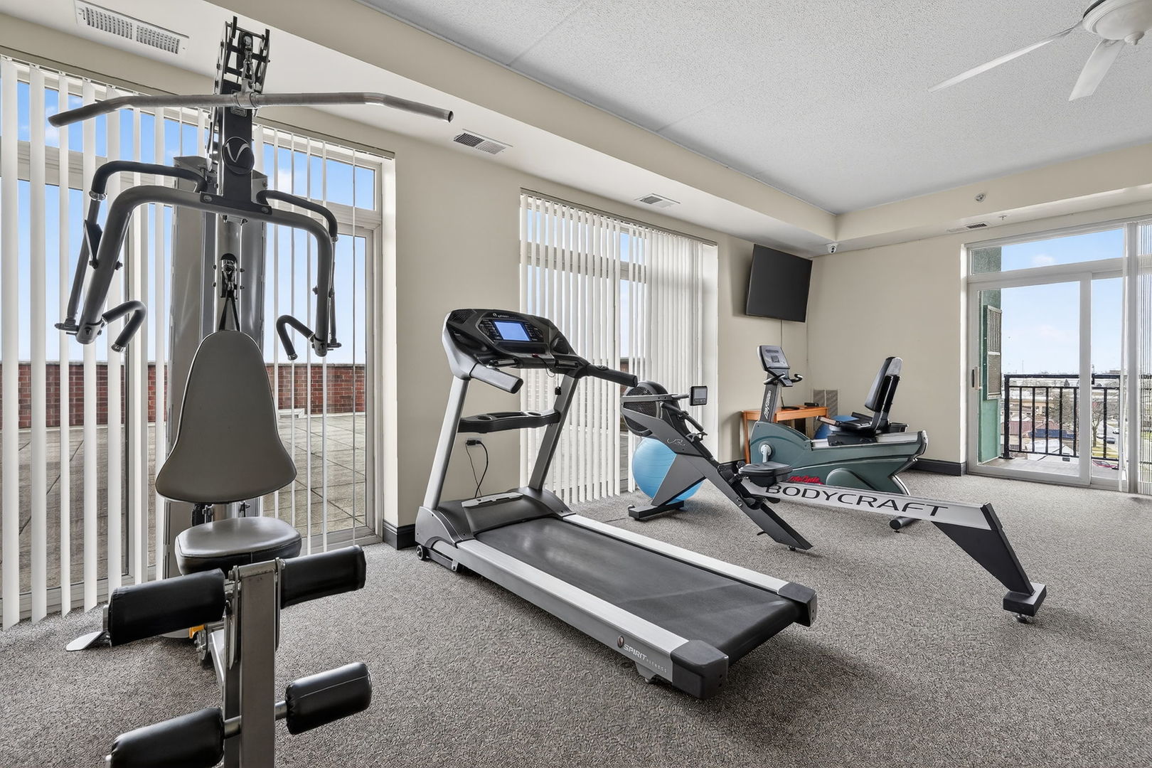 9355 Irving Park Road #122, Schiller Park, IL 60176