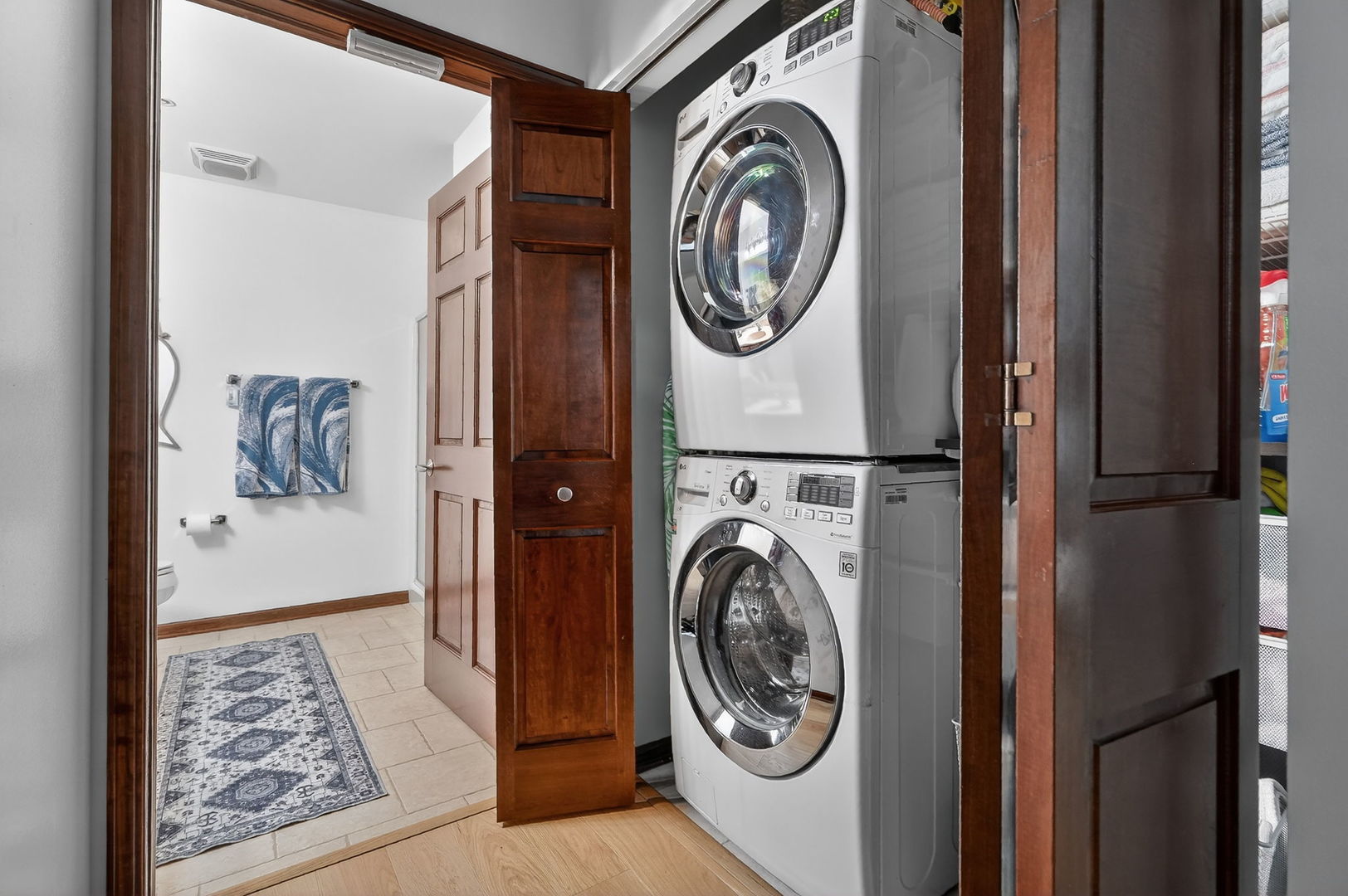 9355 Irving Park Road #122, Schiller Park, IL 60176