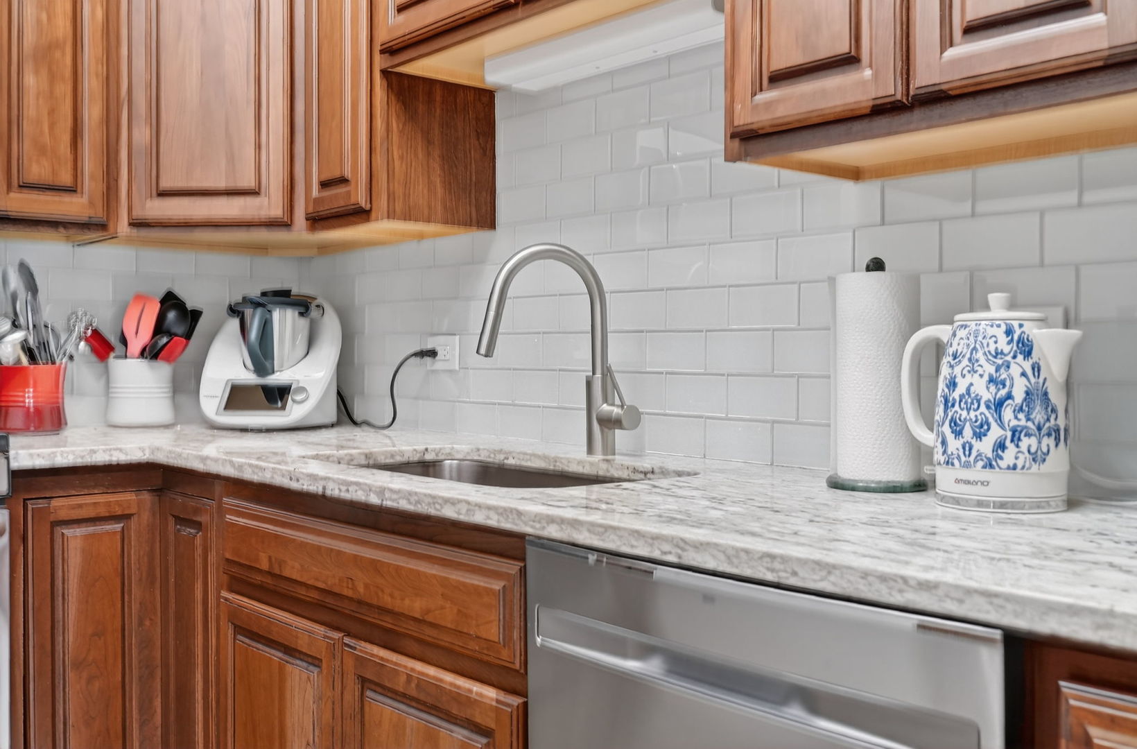 9355 Irving Park Road #122, Schiller Park, IL 60176