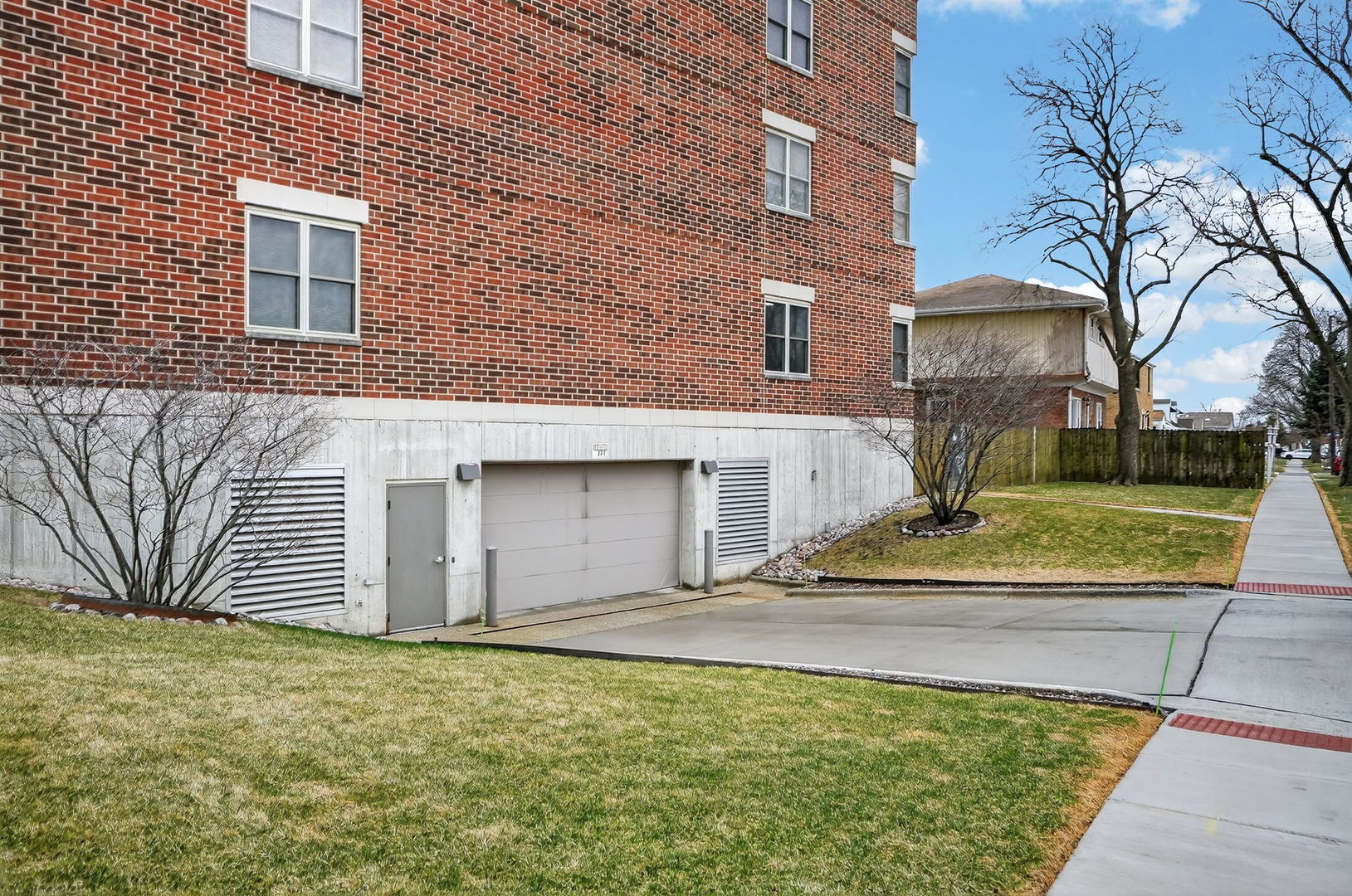 9355 Irving Park Road #122, Schiller Park, IL 60176
