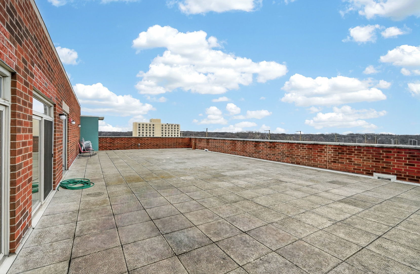 9355 Irving Park Road #122, Schiller Park, IL 60176