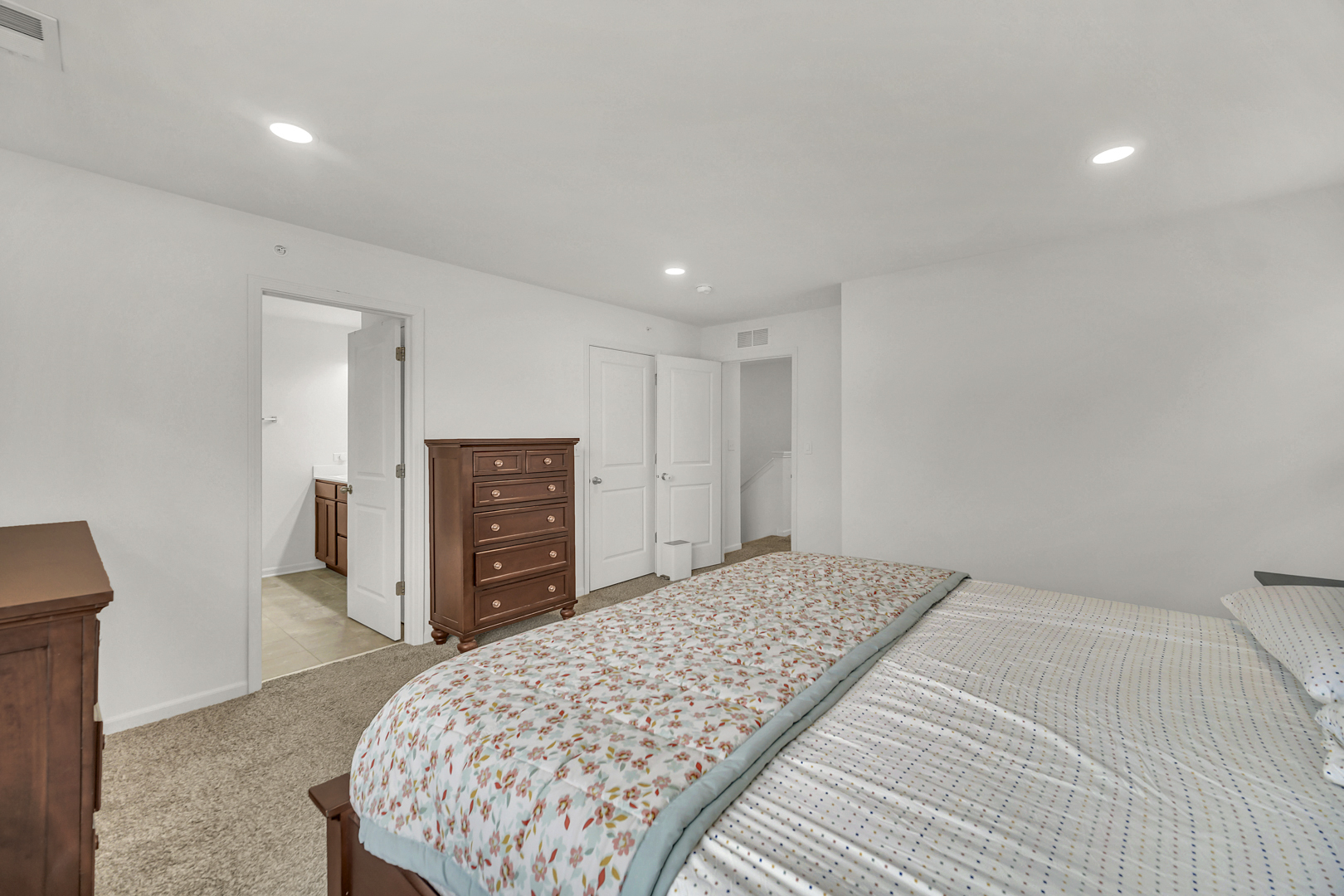 60 Grey Wolf Drive, Wheeling, IL 60090