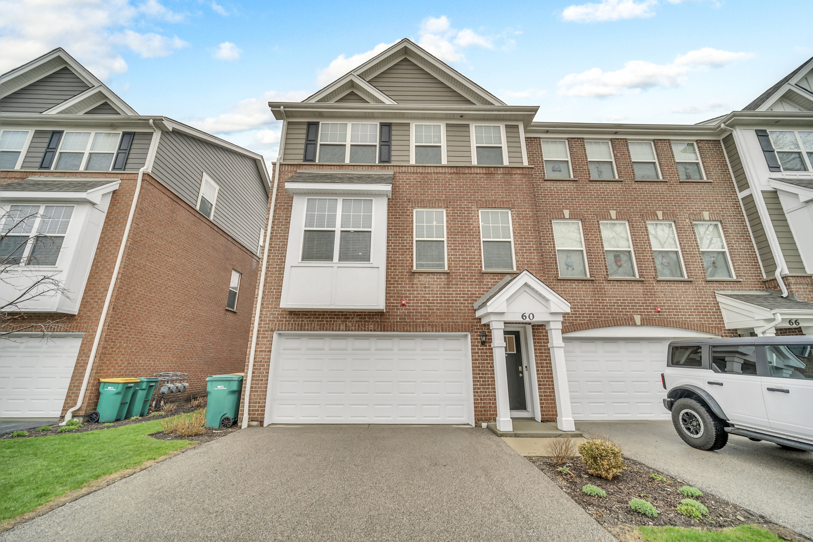 60 Grey Wolf Drive, Wheeling, IL 60090