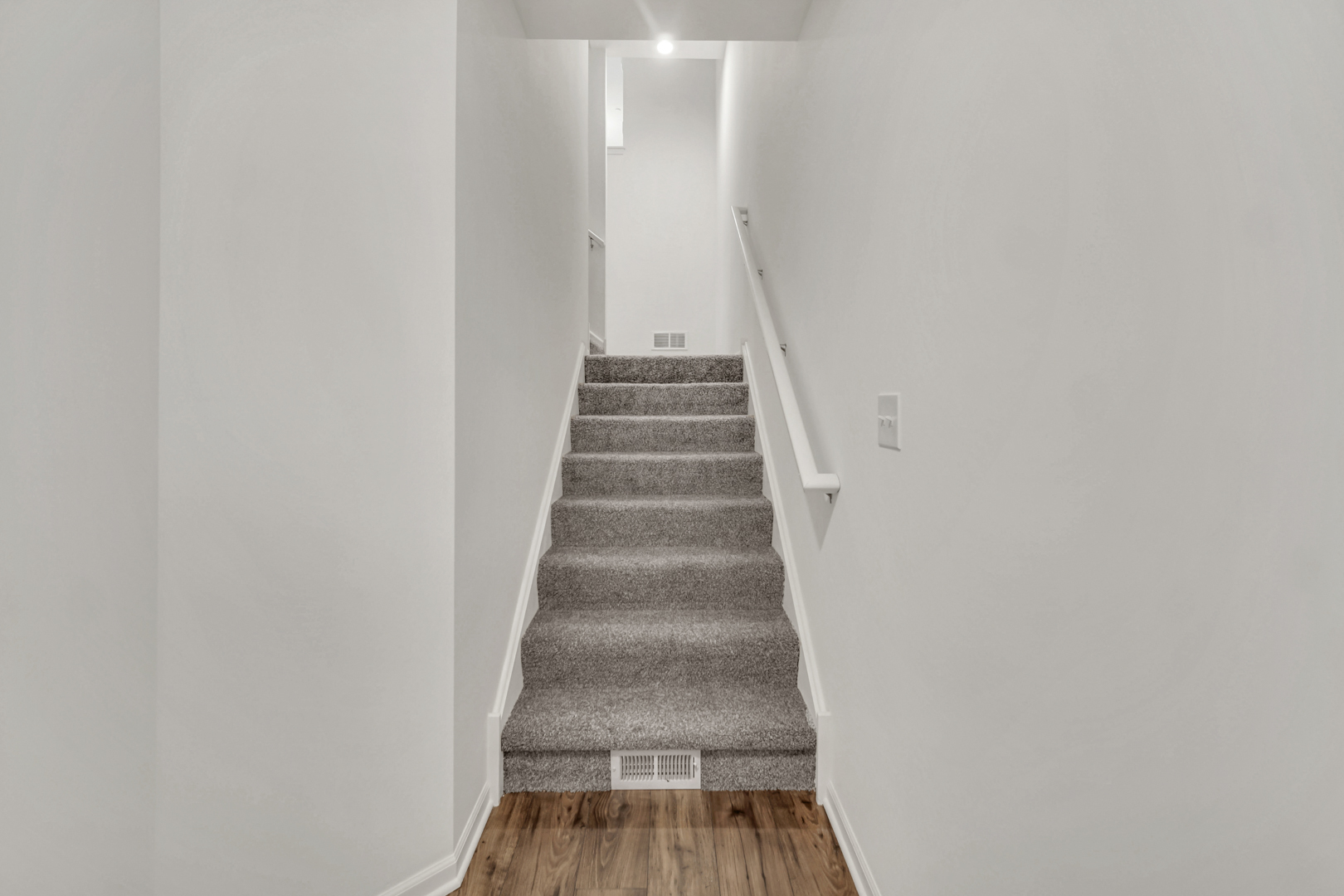 60 Grey Wolf Drive, Wheeling, IL 60090