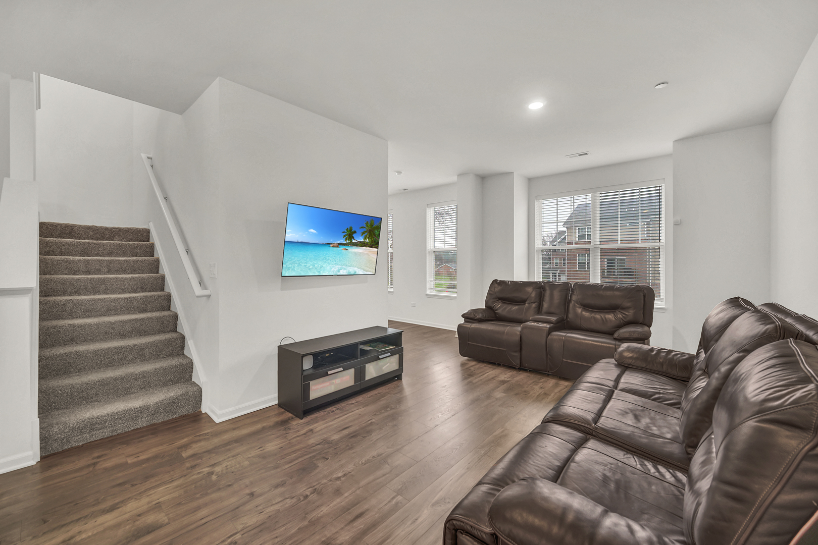 60 Grey Wolf Drive, Wheeling, IL 60090