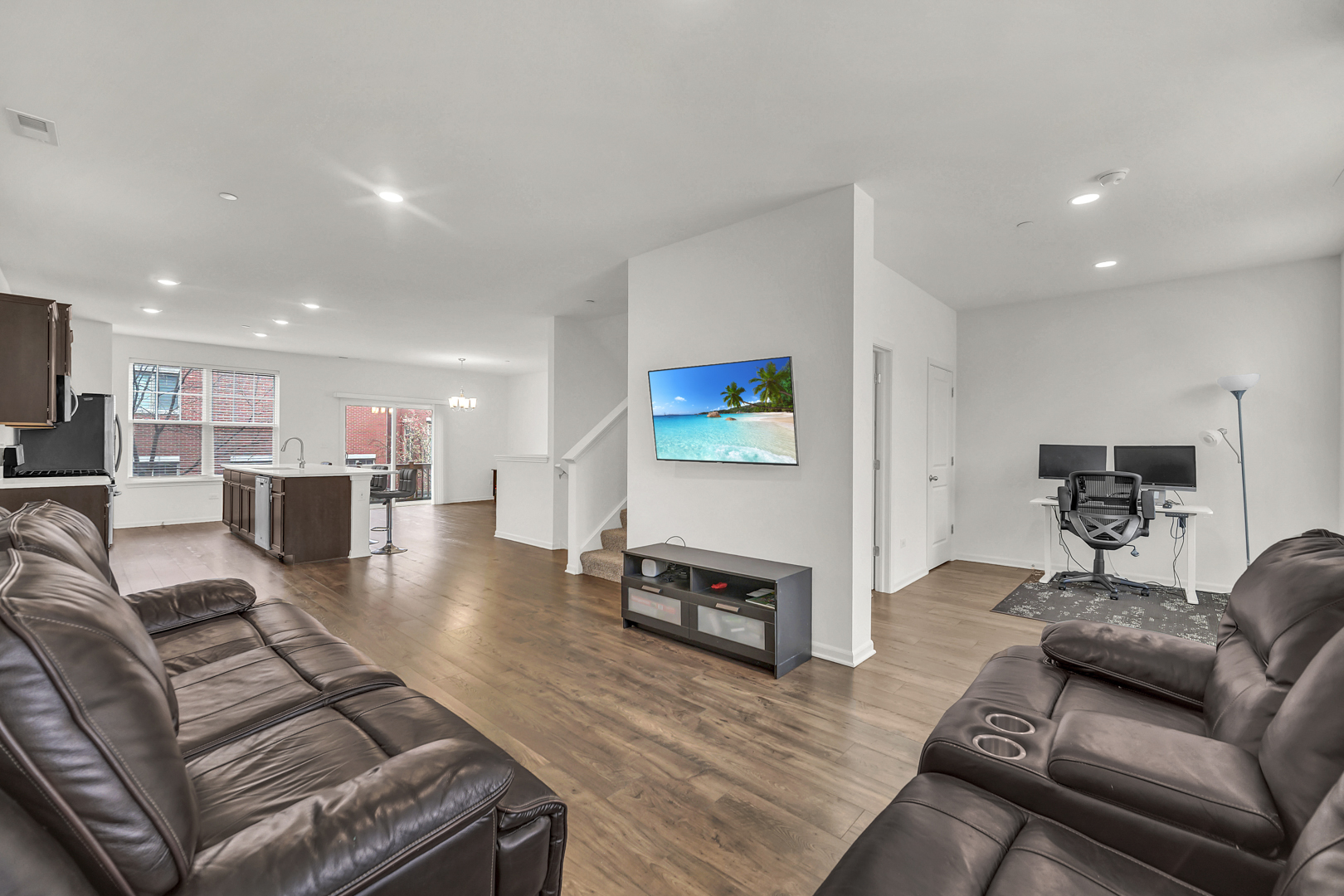 60 Grey Wolf Drive, Wheeling, IL 60090