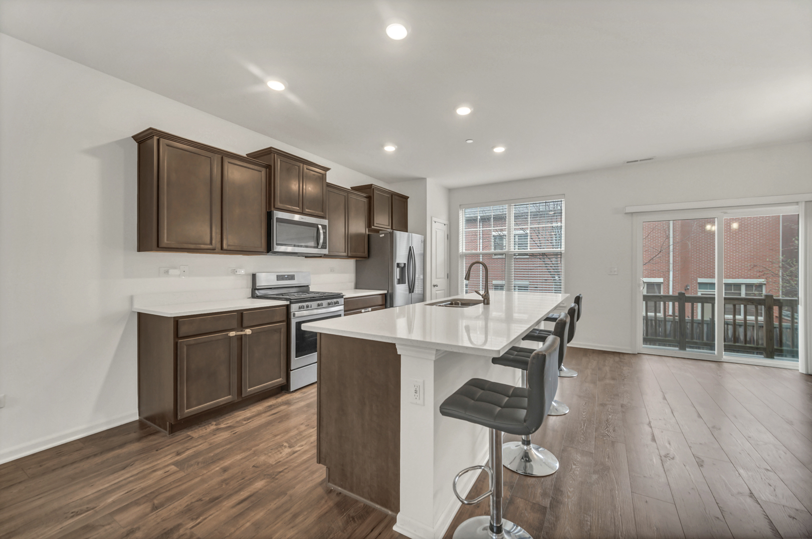 60 Grey Wolf Drive, Wheeling, IL 60090