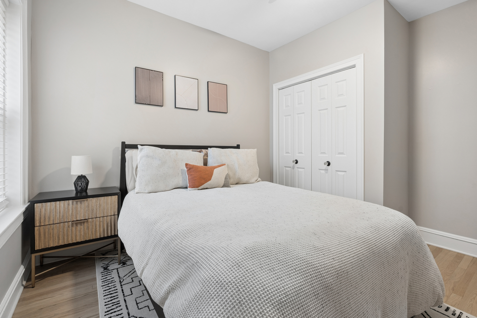 219 N Oak Park Avenue #3E, Oak Park, IL 60302