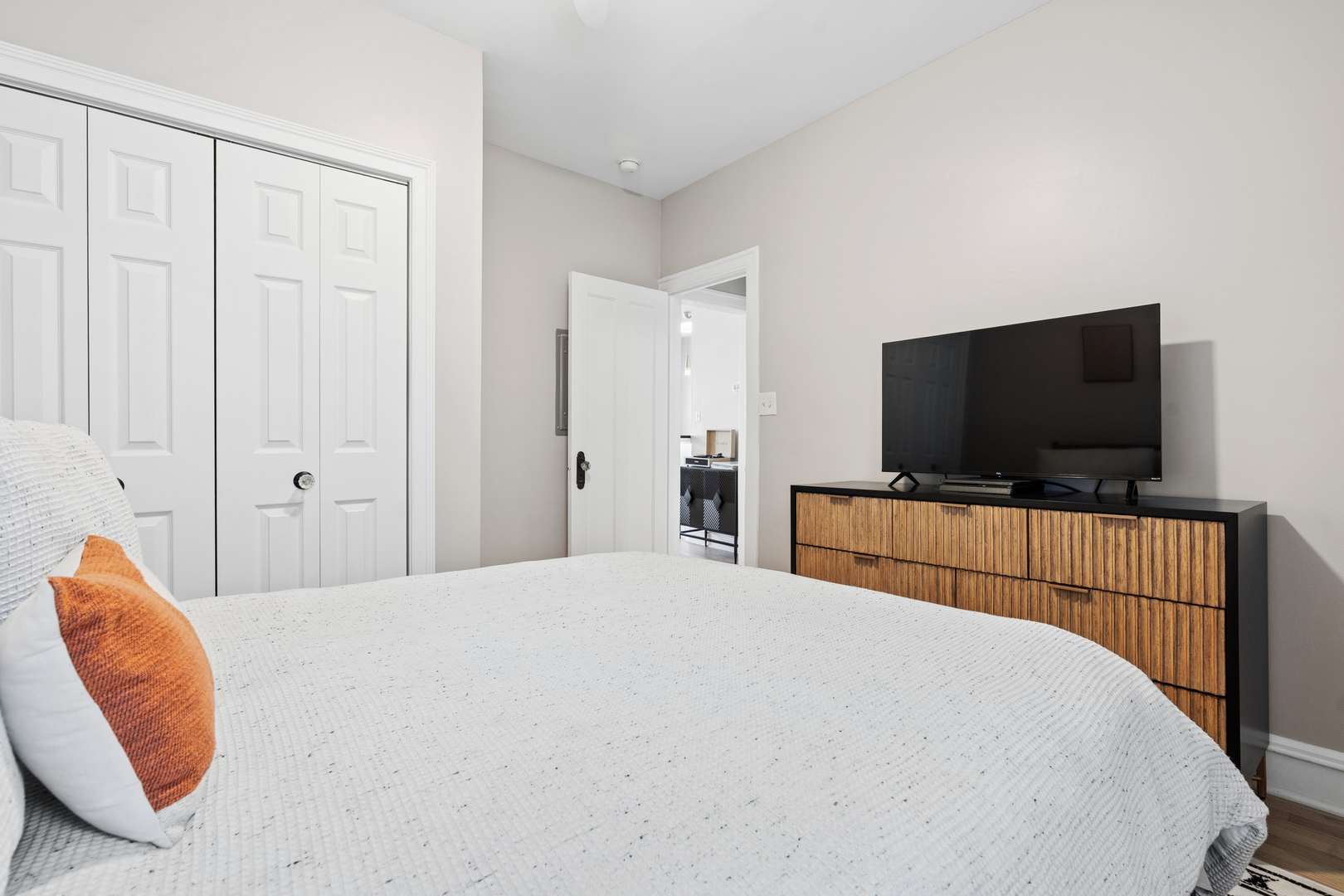 219 N Oak Park Avenue #3E, Oak Park, IL 60302