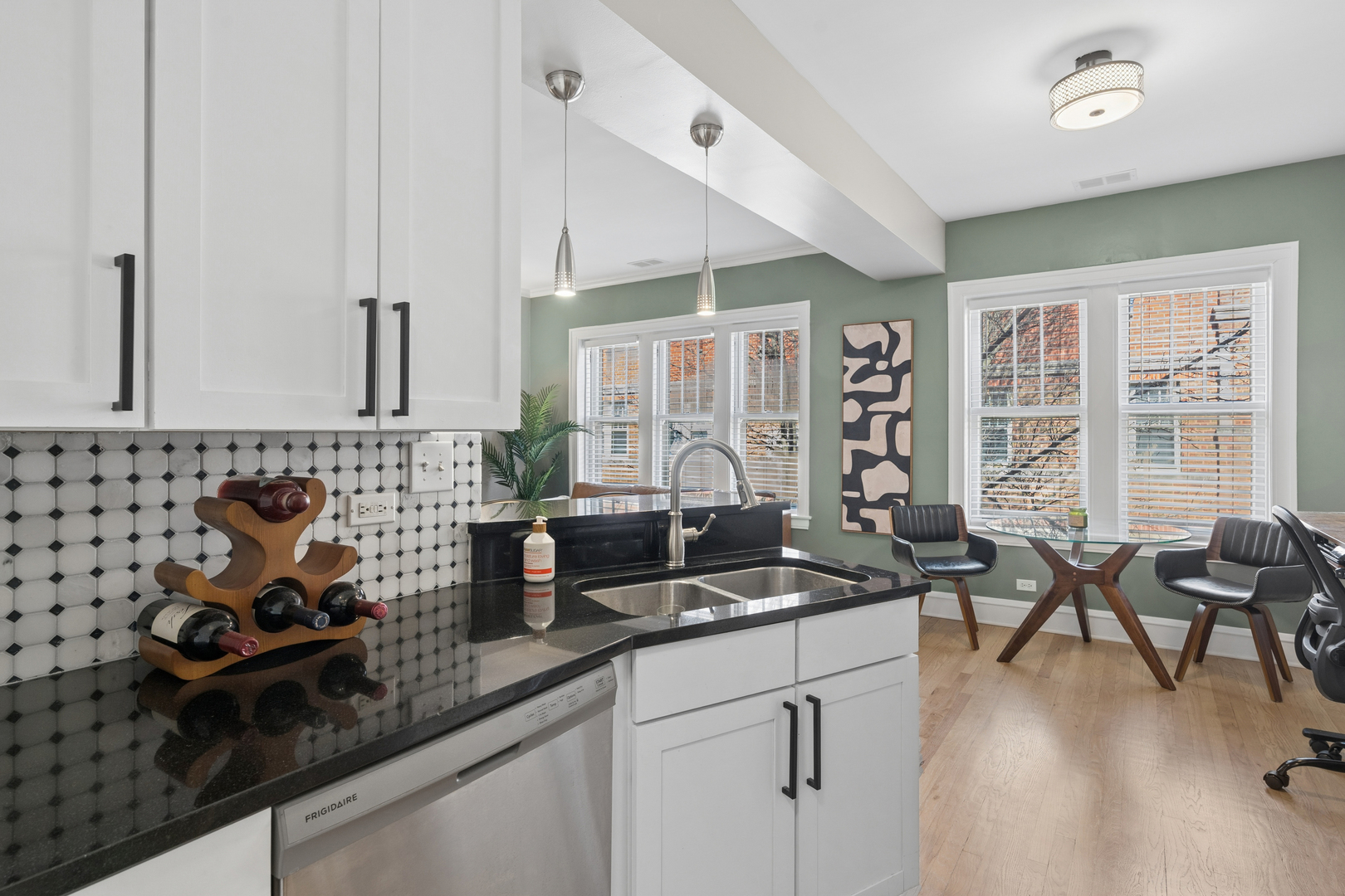 219 N Oak Park Avenue #3E, Oak Park, IL 60302