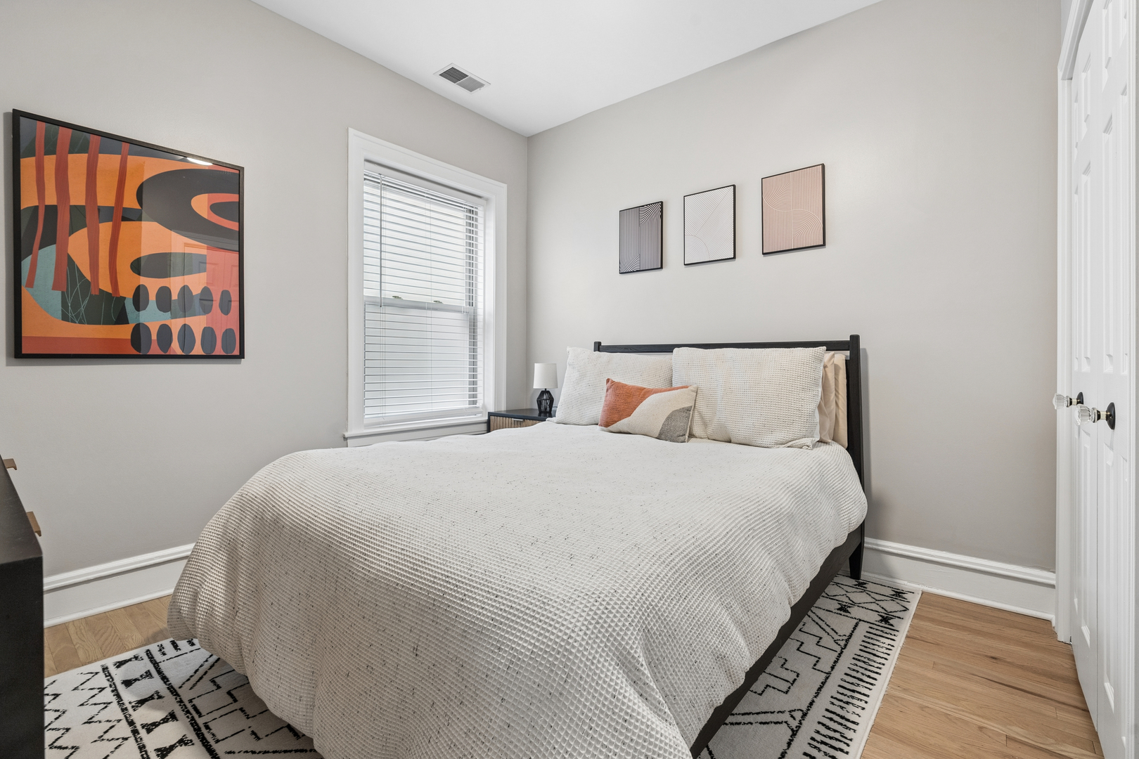 219 N Oak Park Avenue #3E, Oak Park, IL 60302