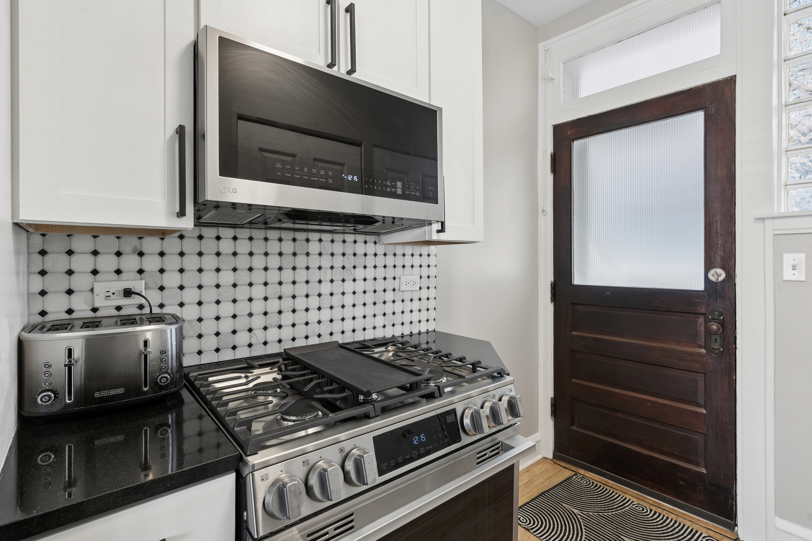 219 N Oak Park Avenue #3E, Oak Park, IL 60302