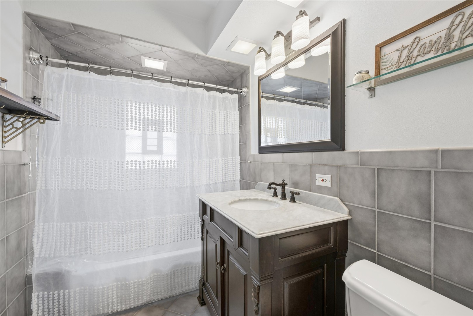 3317 N Osceola Avenue, Chicago, IL 60634