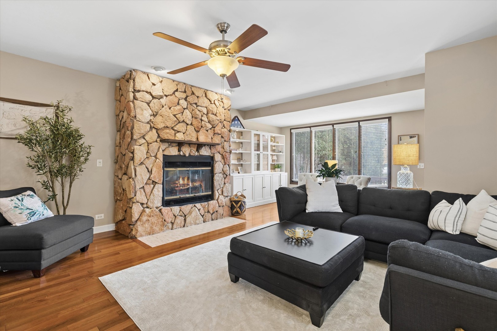 3317 N Osceola Avenue, Chicago, IL 60634