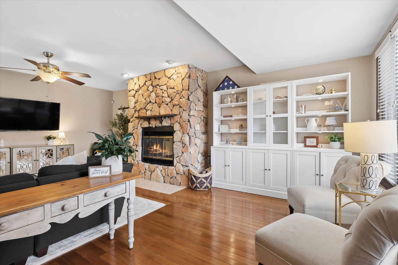 3317 N Osceola Avenue, Chicago, IL 60634