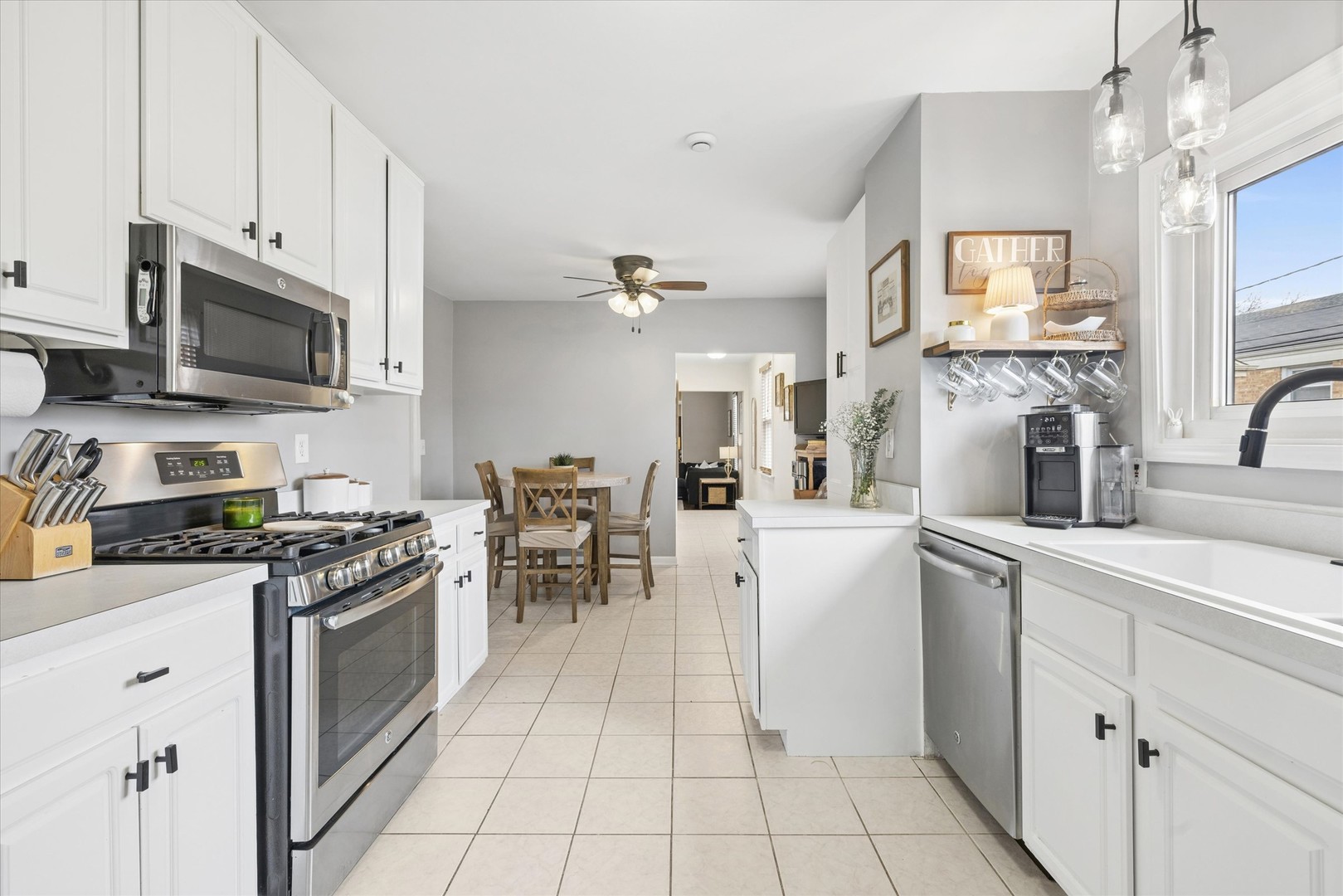 3317 N Osceola Avenue, Chicago, IL 60634