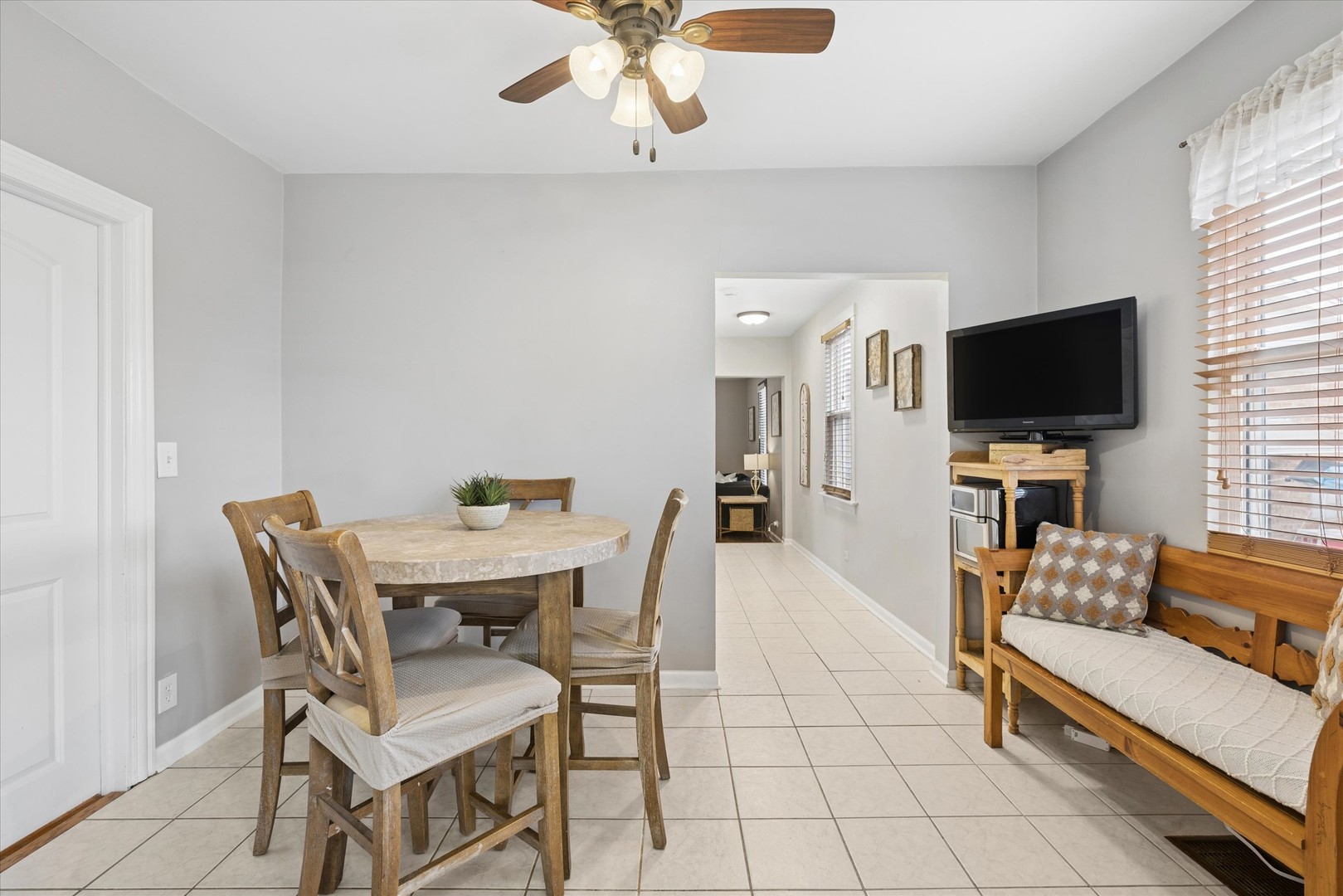 3317 N Osceola Avenue, Chicago, IL 60634