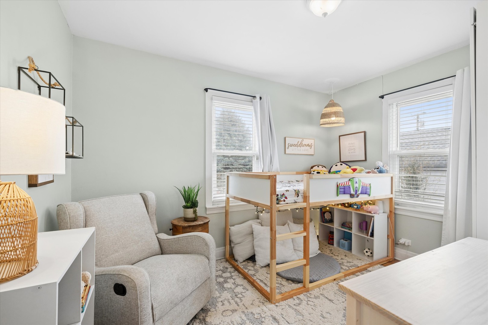 3317 N Osceola Avenue, Chicago, IL 60634