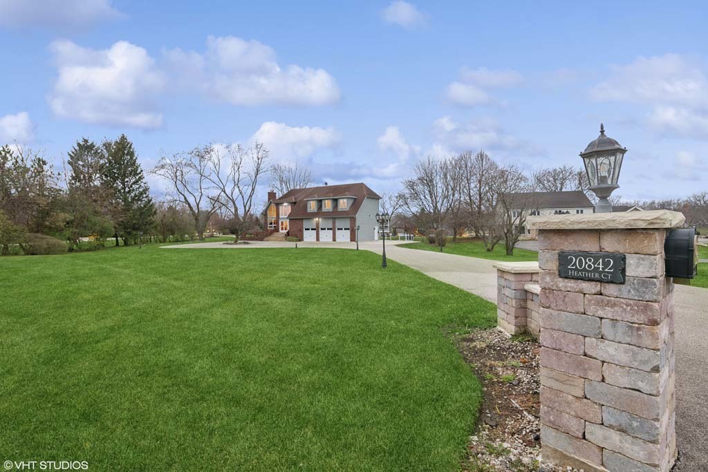 20842 N Heather Court #B, Kildeer, IL 60047