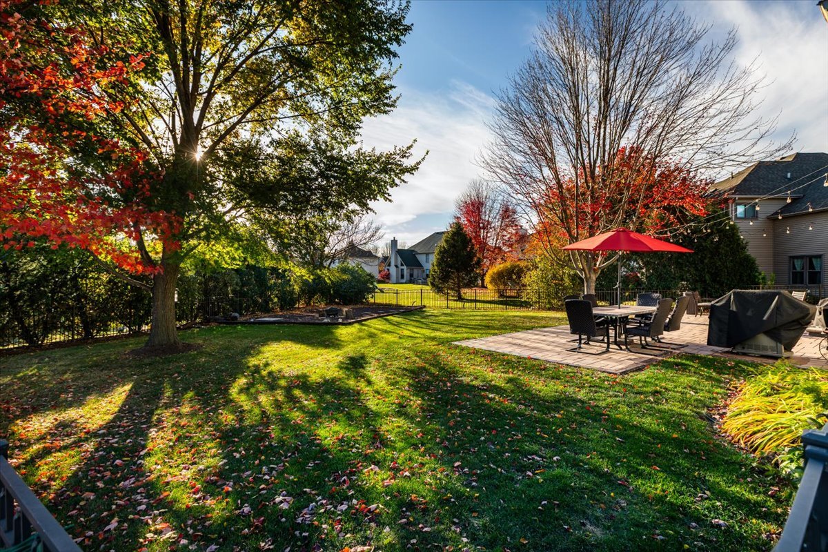 130 Alderwood Lane, Aurora, IL 60504