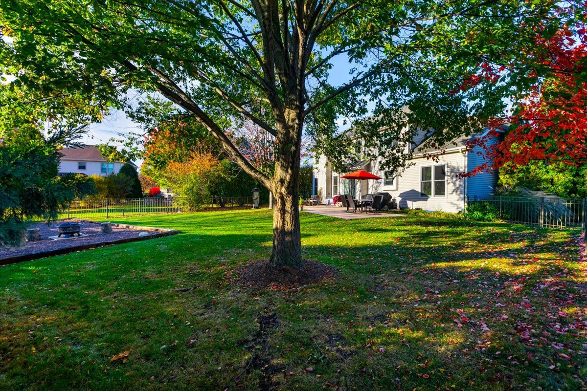 130 Alderwood Lane, Aurora, IL 60504