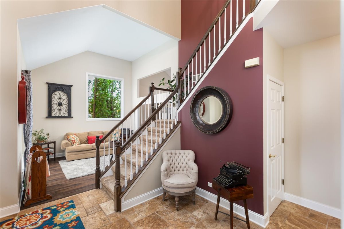 130 Alderwood Lane, Aurora, IL 60504