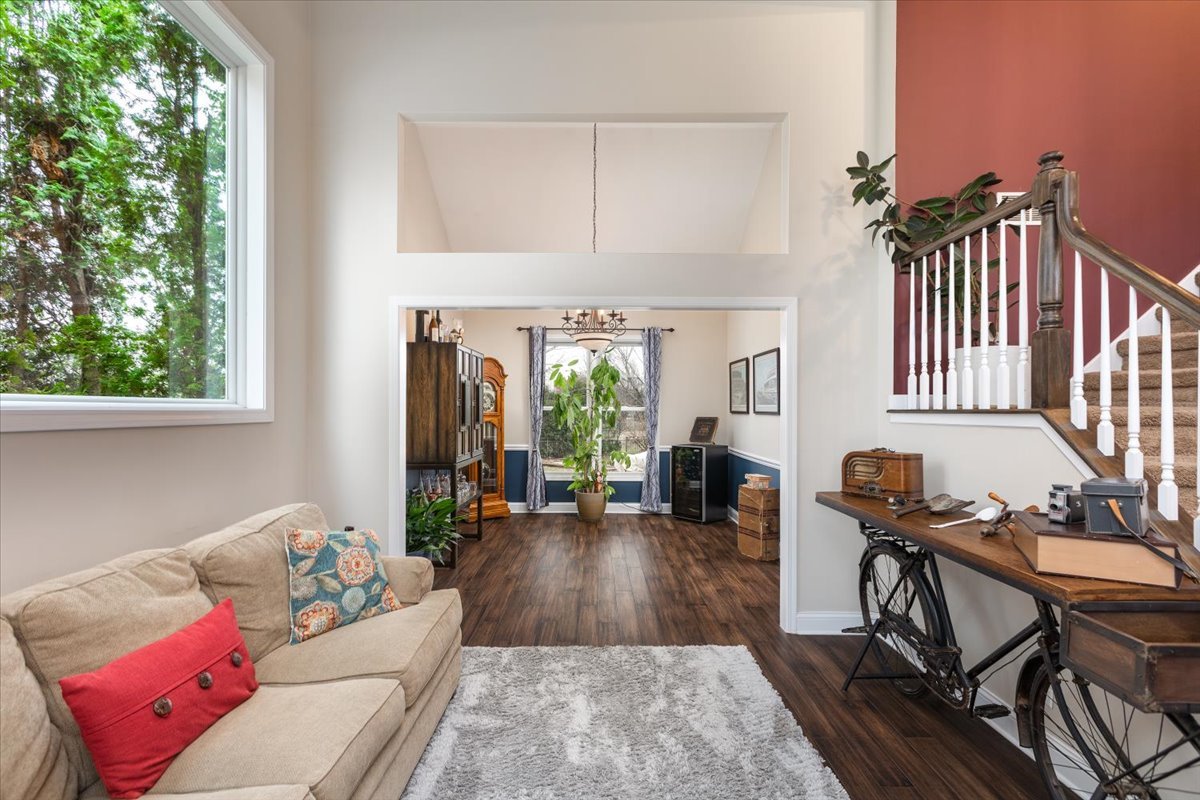 130 Alderwood Lane, Aurora, IL 60504