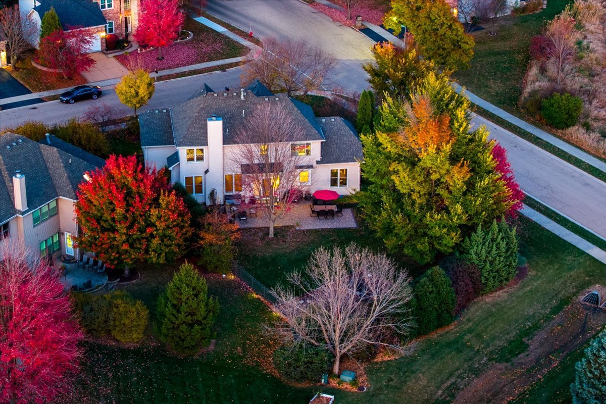 130 Alderwood Lane, Aurora, IL 60504