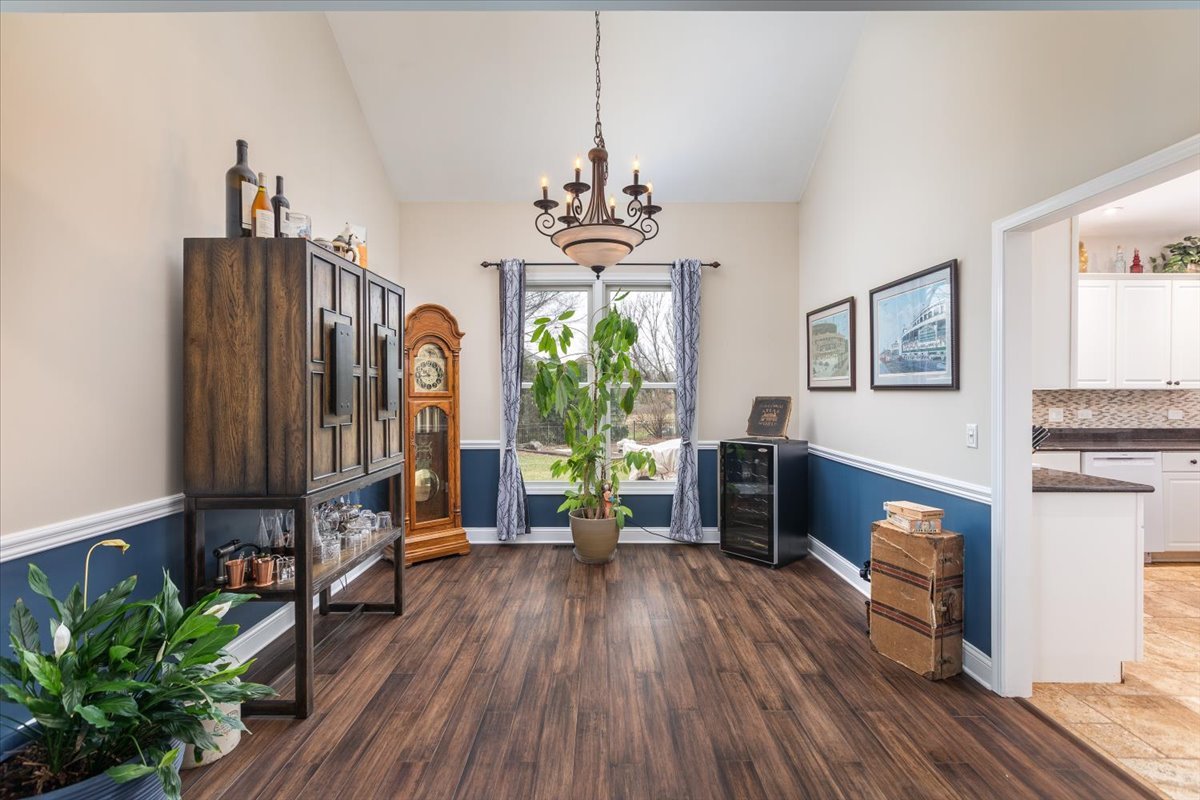 130 Alderwood Lane, Aurora, IL 60504