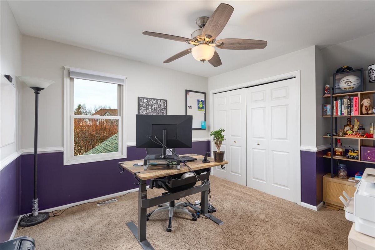 130 Alderwood Lane, Aurora, IL 60504