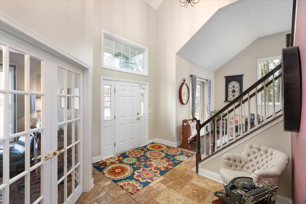 130 Alderwood Lane, Aurora, IL 60504