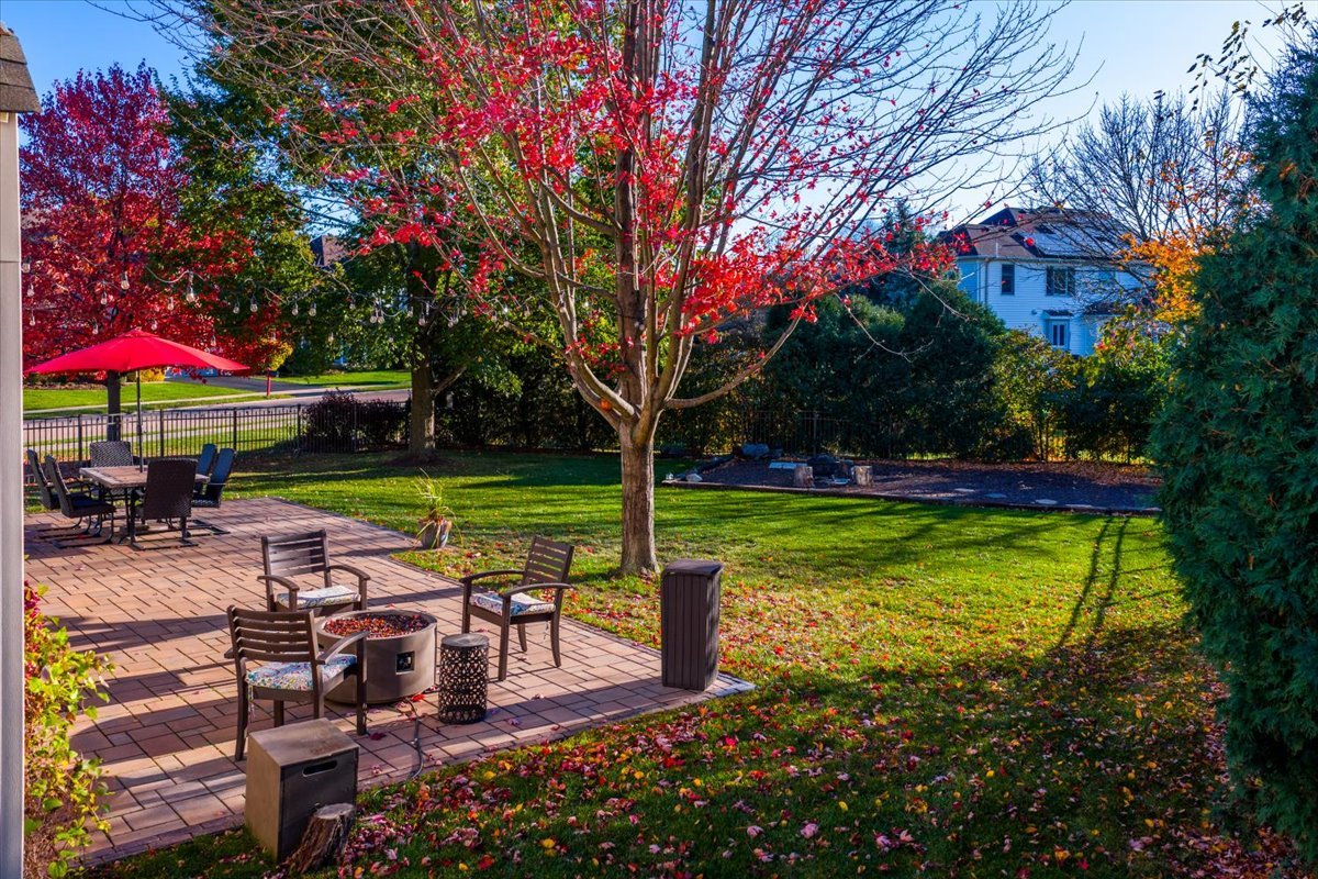 130 Alderwood Lane, Aurora, IL 60504