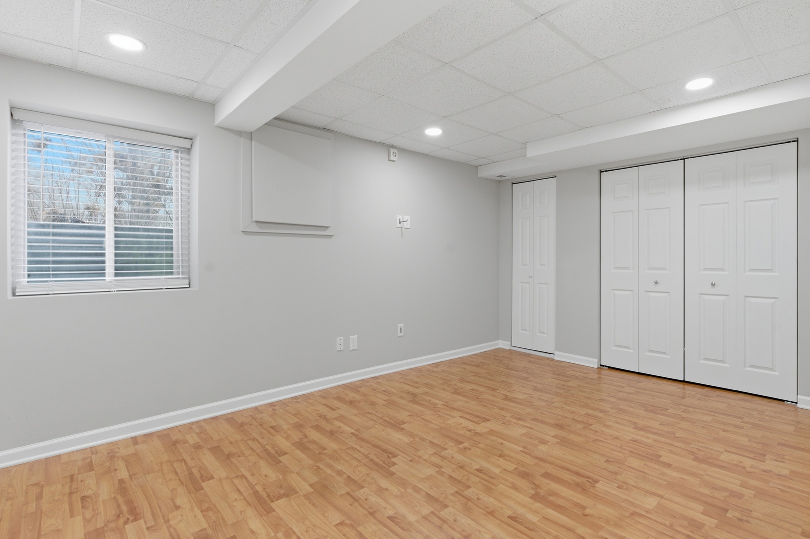 2313 Stoughton Drive, Aurora, IL 60502