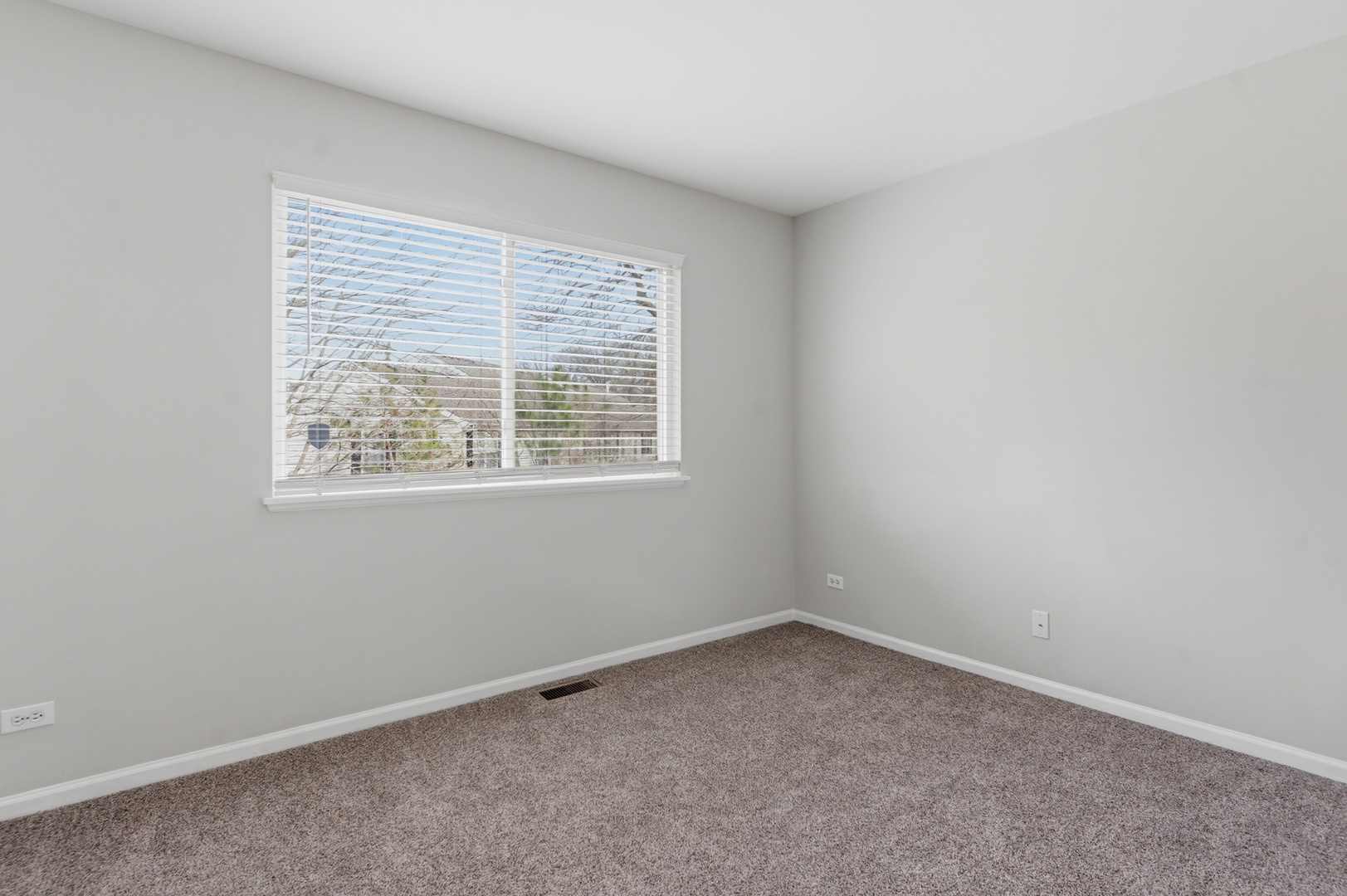 2313 Stoughton Drive, Aurora, IL 60502