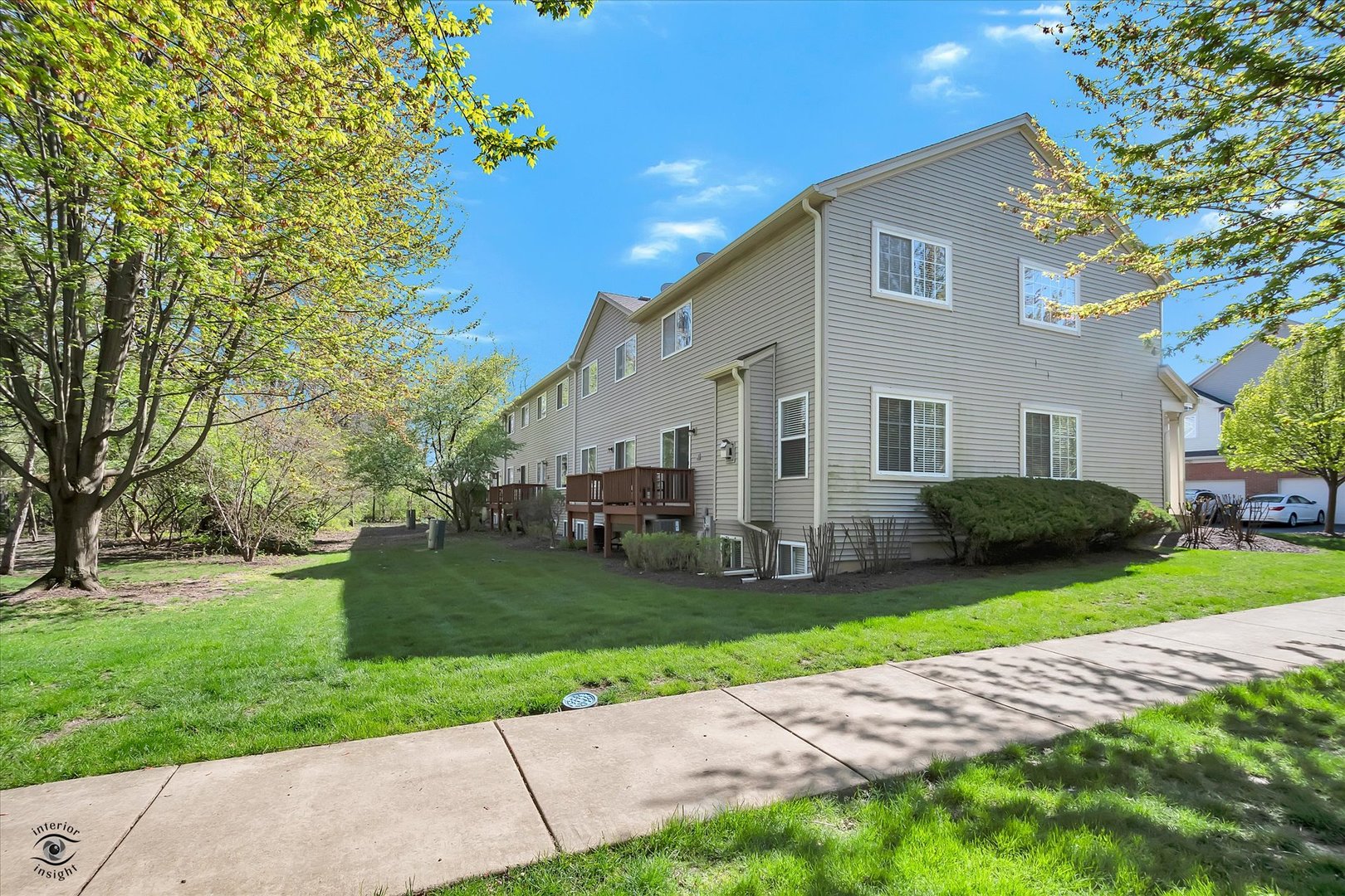 2313 Stoughton Drive, Aurora, IL 60502