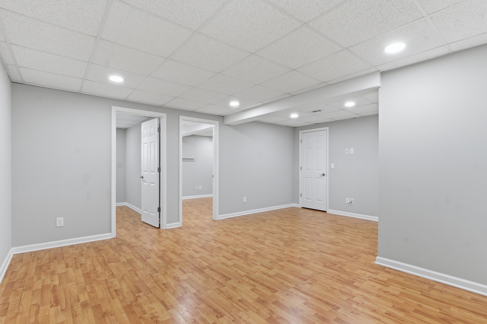 2313 Stoughton Drive, Aurora, IL 60502